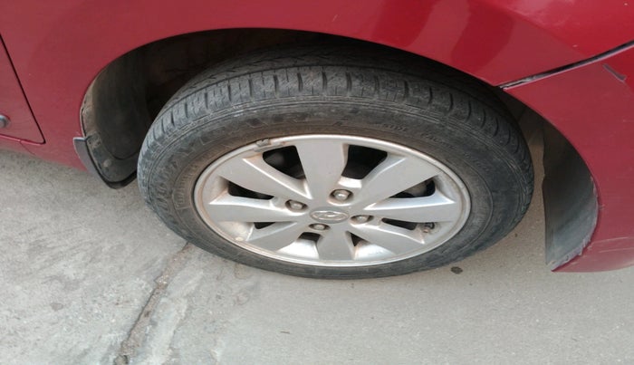 2016 Hyundai Xcent SX 1.2, Petrol, Manual, 9,829 km, tyre