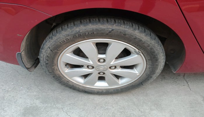 2016 Hyundai Xcent SX 1.2, Petrol, Manual, 9,829 km, tyre