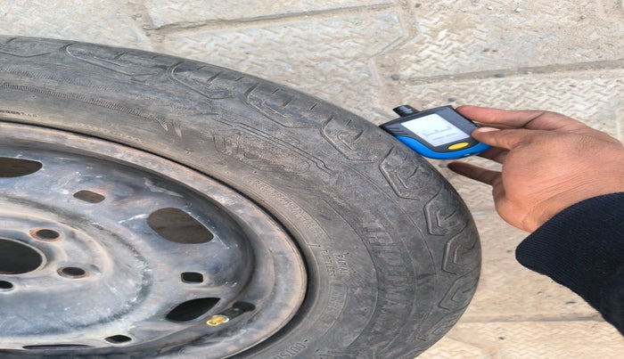 2010 Volkswagen Vento COMFORTLINE 1.6, Petrol, Manual, 65,542 km, tyre