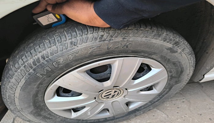 2010 Volkswagen Vento COMFORTLINE 1.6, Petrol, Manual, 65,542 km, tyre