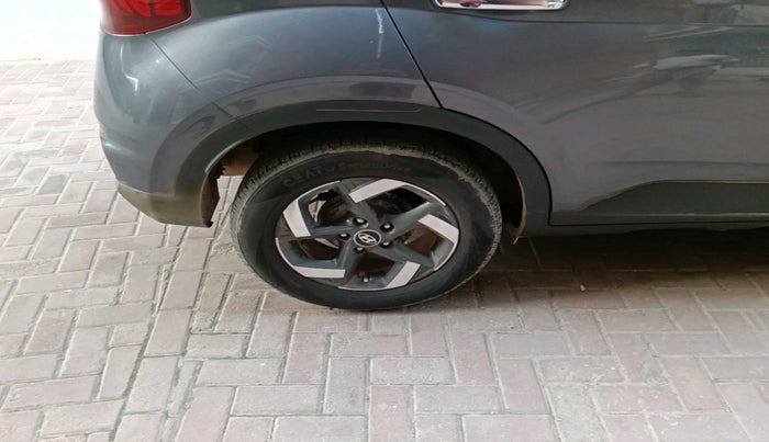 2019 Hyundai VENUE SX PLUS 1.0 TURBO DCT, Petrol, Automatic, 29,557 km, tyre