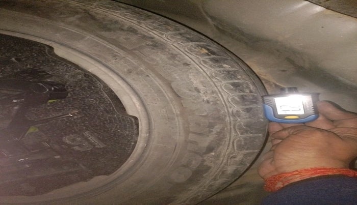 2013 Hyundai New Elantra 1.8 SX MT VTVT, Petrol, Manual, 1,15,465 km, tyre