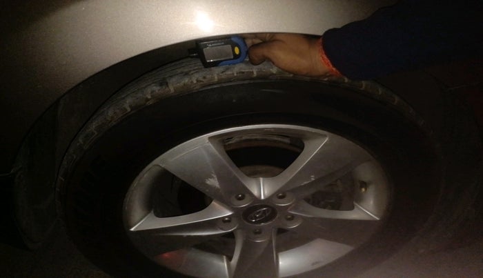 2013 Hyundai New Elantra 1.8 SX MT VTVT, Petrol, Manual, 1,15,465 km, tyre