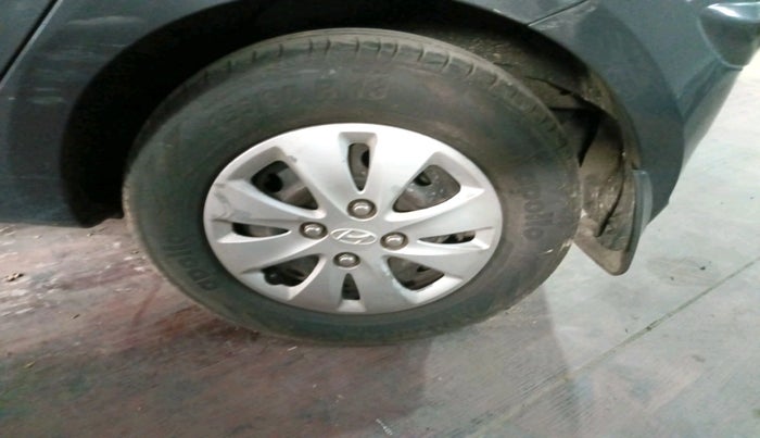 2011 Hyundai i10 SPORTZ 1.2 AT, Petrol, Automatic, 69,397 km, tyre