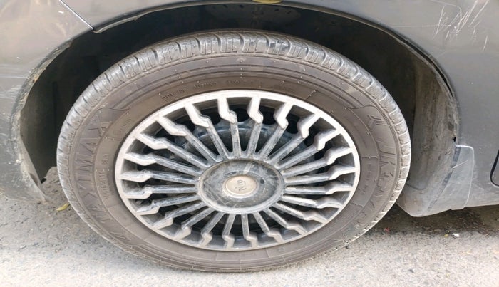 2017 Honda Jazz 1.2L I-VTEC S, Petrol, Manual, 1,07,229 km, tyre