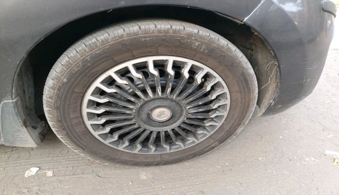 2017 Honda Jazz 1.2L I-VTEC S, Petrol, Manual, 1,07,229 km, tyre