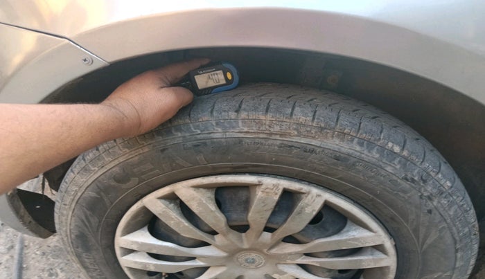 2013 Maruti Swift VXI, Petrol, Manual, 1,03,000 km, tyre