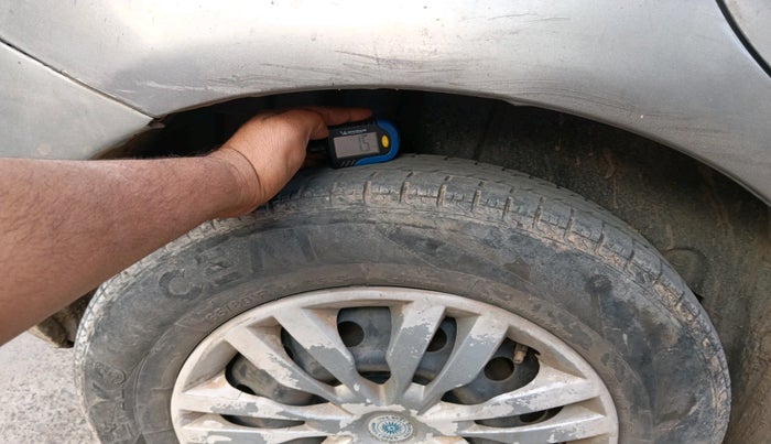 2013 Maruti Swift VXI, Petrol, Manual, 1,03,000 km, tyre