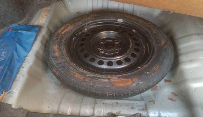 2013 Honda City 1.5L I-VTEC V MT, Petrol, Manual, 1,40,867 km, tyre