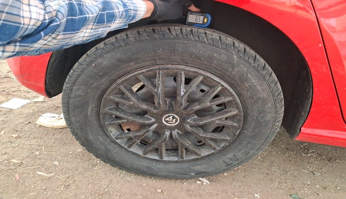 2011 Volkswagen Polo TRENDLINE 1.2L DIESEL, Diesel, Manual, 81,263 km, tyre