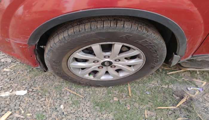 2015 Mahindra XUV500 W8, Diesel, Manual, 1,49,319 km, tyre