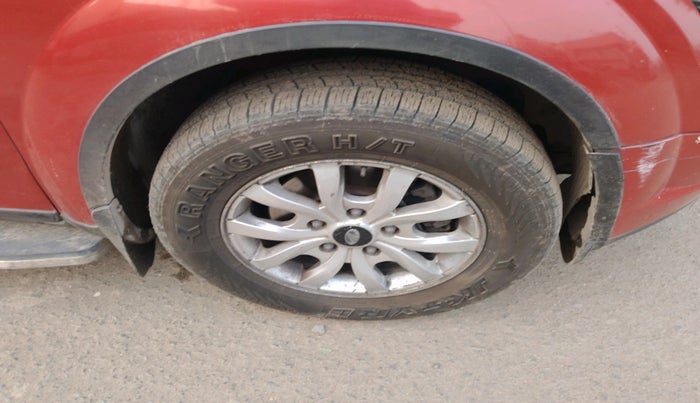 2015 Mahindra XUV500 W8, Diesel, Manual, 1,49,319 km, tyre