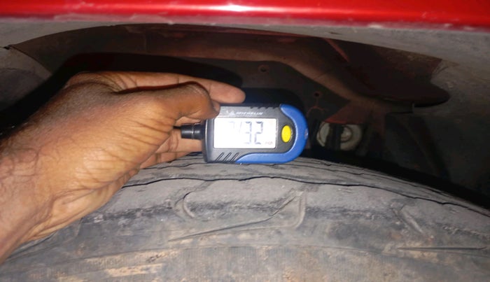 2016 Mahindra TUV300 T8 AMT, Diesel, Automatic, 85,549 km, tyre