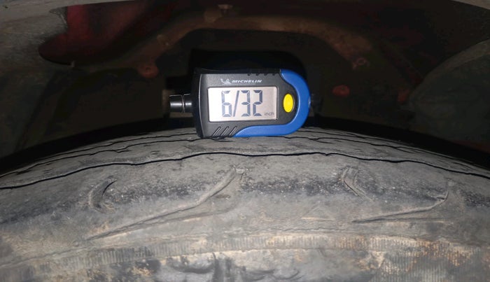 2016 Mahindra TUV300 T8 AMT, Diesel, Automatic, 85,549 km, tyre