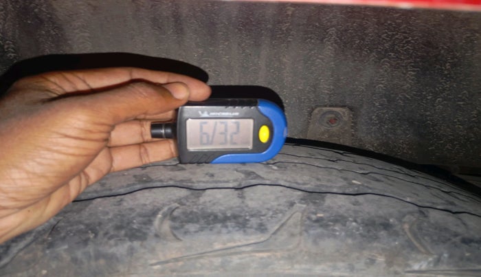 2016 Mahindra TUV300 T8 AMT, Diesel, Automatic, 85,549 km, tyre