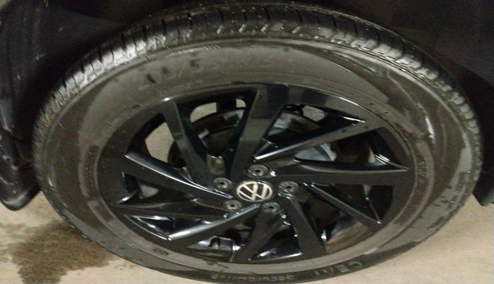 2022 Volkswagen VIRTUS GT PLUS TSI 1.5 EVO DSG, Petrol, Automatic, 32,742 km, tyre