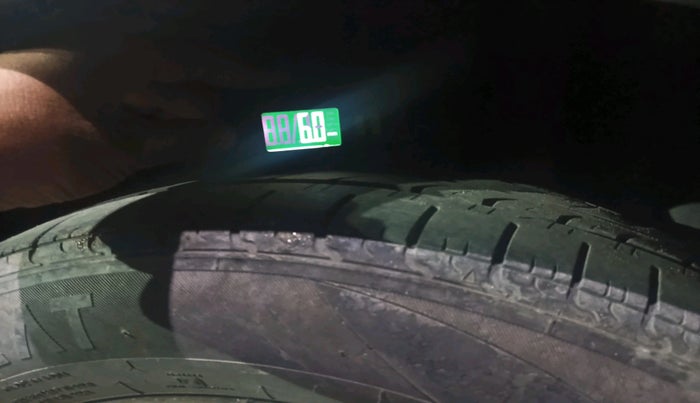 2014 Maruti Ertiga VXI CNG, Petrol, Manual, 1,25,991 km, tyre