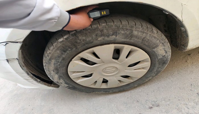 2016 Maruti Swift Dzire VXI, Petrol, Manual, 1,02,121 km, tyre