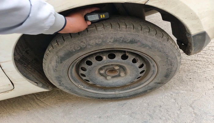 2016 Maruti Swift Dzire VXI, Petrol, Manual, 1,02,121 km, tyre