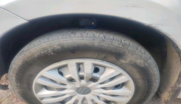 2017 Maruti Dzire VDI, Diesel, Manual, 1,57,688 km, tyre