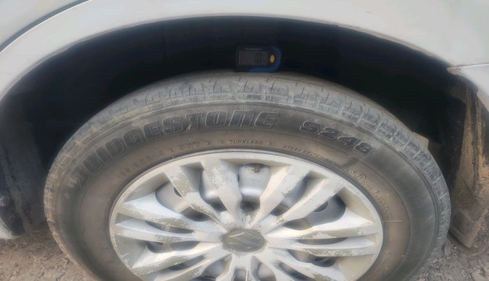 2017 Maruti Dzire VDI, Diesel, Manual, 1,57,688 km, tyre