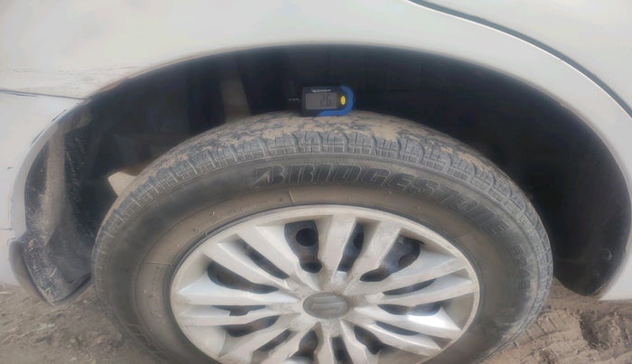 2017 Maruti Dzire VDI, Diesel, Manual, 1,57,688 km, tyre