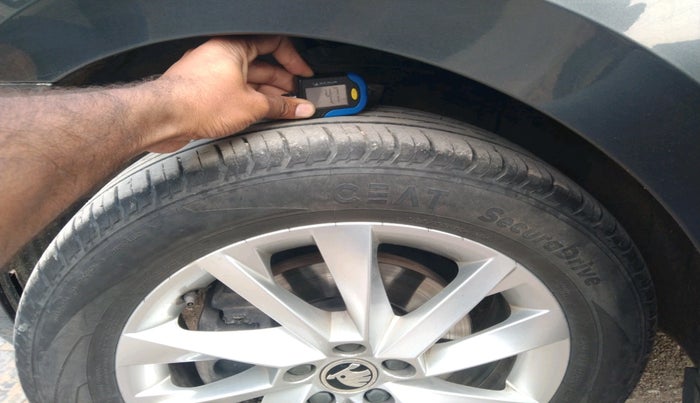 2023 Skoda SLAVIA AMBITION 1.0L TSI MT, Petrol, Manual, 35,266 km, tyre