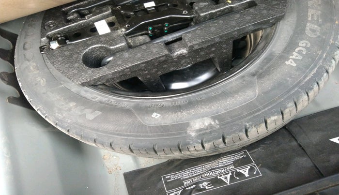 2023 Skoda SLAVIA AMBITION 1.0L TSI MT, Petrol, Manual, 35,266 km, tyre