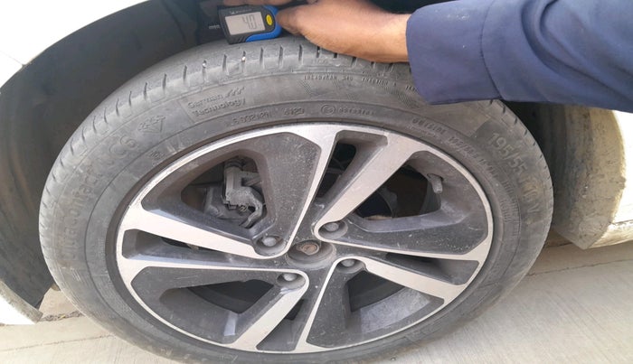 2021 Tata ALTROZ XZ PETROL, Petrol, Manual, 1,19,293 km, tyre