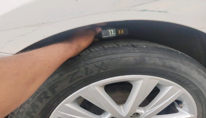 2014 Volkswagen Polo HIGHLINE1.2L, Petrol, Manual, 76,540 km, tyre