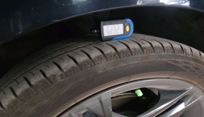 2021 Hyundai NEW I20 SPORTZ 1.2 MT, Petrol, Manual, 74,402 km, tyre