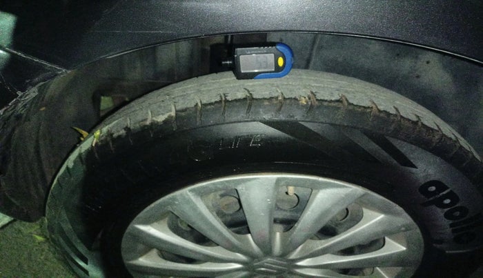 2015 Maruti Swift VXI, Petrol, Manual, 70,290 km, tyre