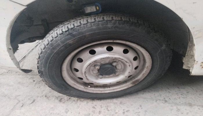 2011 Maruti Wagon R 1.0 LXI, Petrol, Manual, 1,23,337 km, tyre