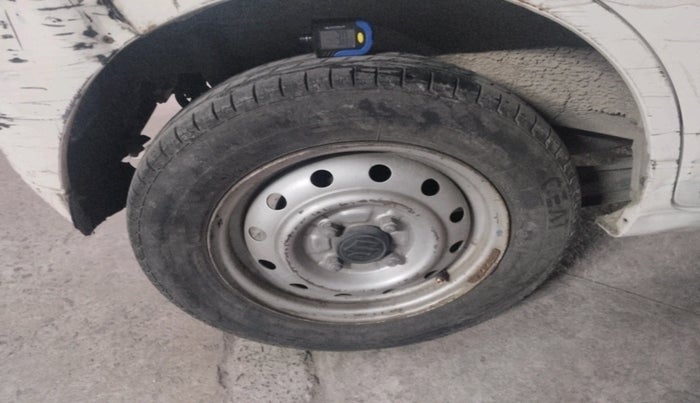 2011 Maruti Wagon R 1.0 LXI, Petrol, Manual, 1,23,337 km, tyre