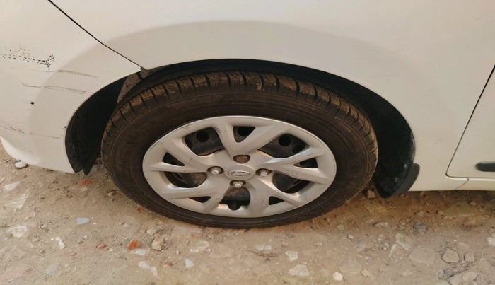 2017 Hyundai Grand i10 SPORTZ (O) 1.2 KAPPA VTVT, Petrol, Manual, 25,158 km, tyre