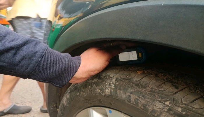 2021 Mahindra XUV300 W8 1.5 DIESEL, Diesel, Manual, 84,334 km, tyre