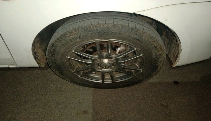 2012 Toyota Etios Liva GD, Diesel, Manual, 1,20,350 km, tyre