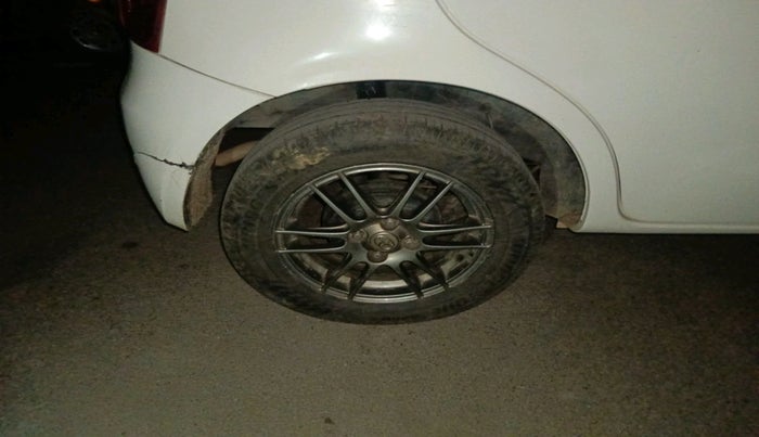 2012 Toyota Etios Liva GD, Diesel, Manual, 1,20,350 km, tyre