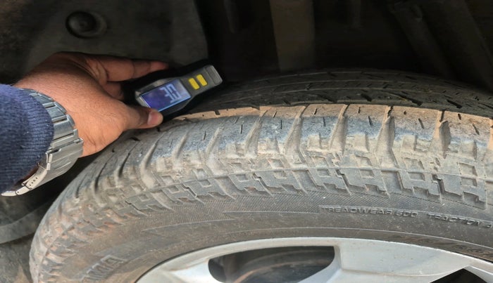 2015 Renault Duster 85 PS RXL DIESEL (OPT), Diesel, Manual, 2,30,000 km, tyre