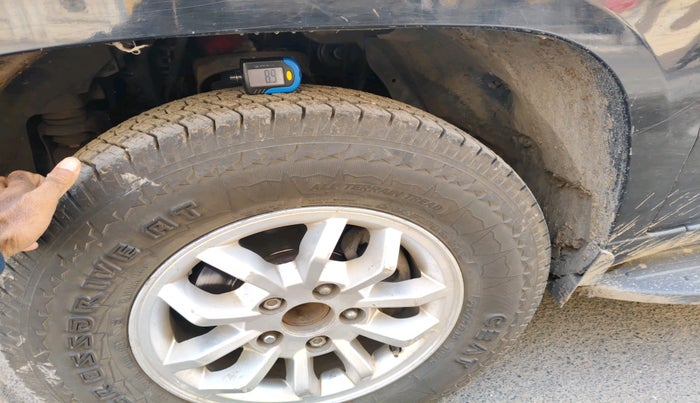 2017 Mahindra TUV300 T8, Diesel, Manual, 82,204 km, tyre