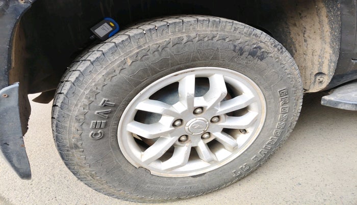 2017 Mahindra TUV300 T8, Diesel, Manual, 82,204 km, tyre