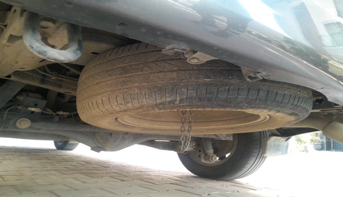 2018 Toyota Innova Crysta 2.4 VX 7 STR, Diesel, Manual, 1,45,935 km, tyre