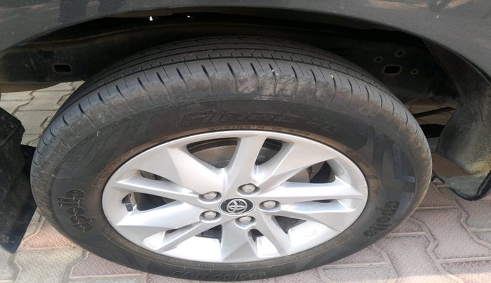 2018 Toyota Innova Crysta 2.4 VX 7 STR, Diesel, Manual, 1,45,935 km, tyre