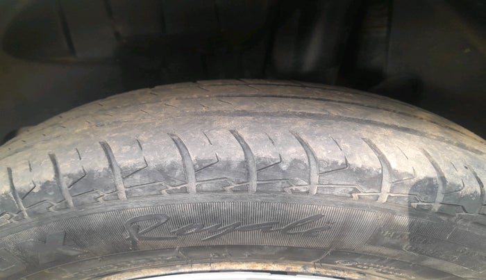 2022 Maruti Swift VXI, Petrol, Manual, 29,348 km, tyre