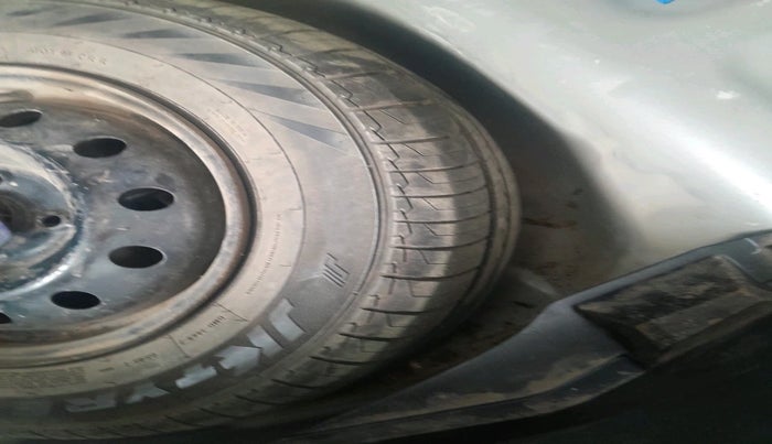 2022 Maruti Swift VXI, Petrol, Manual, 29,348 km, tyre