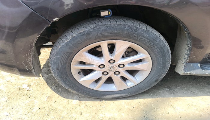 2020 Toyota Innova Crysta 2.4 GX 8 STR, Diesel, Manual, 1,42,330 km, tyre