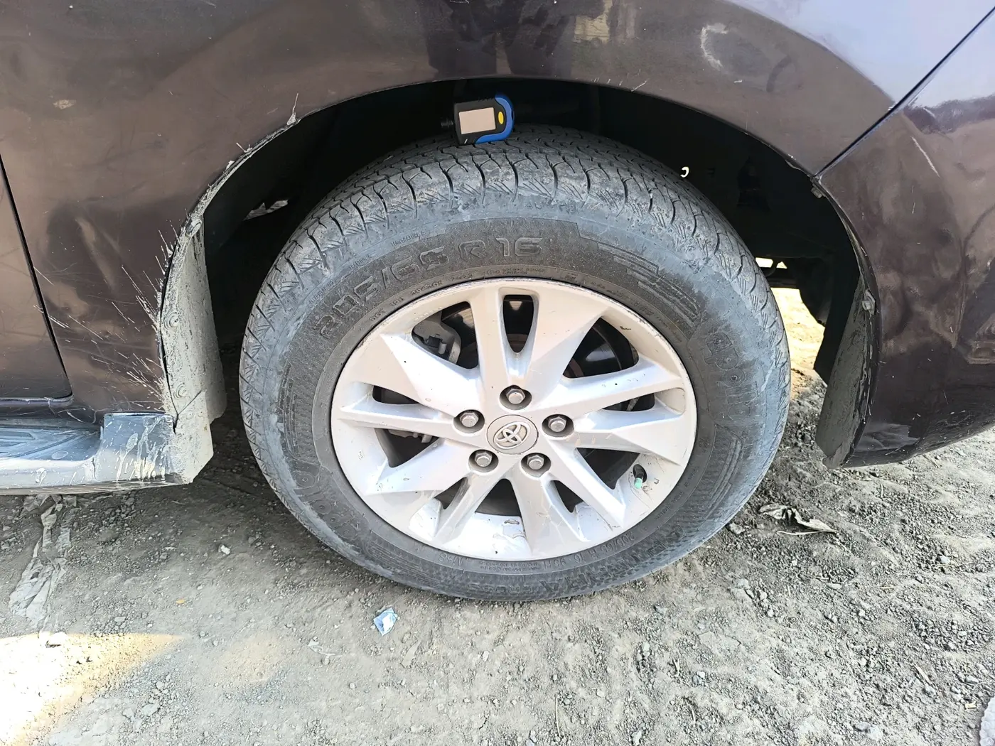 2020 Toyota Innova Crysta 2.4 GX 8 STR, Diesel, Manual, 1,42,330 km, tyre