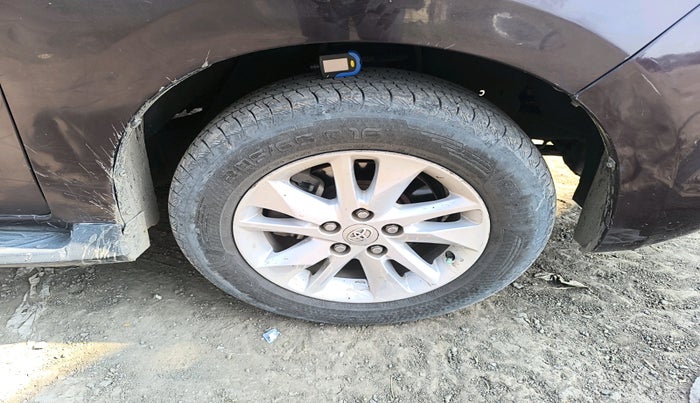 2020 Toyota Innova Crysta 2.4 GX 8 STR, Diesel, Manual, 1,42,330 km, tyre