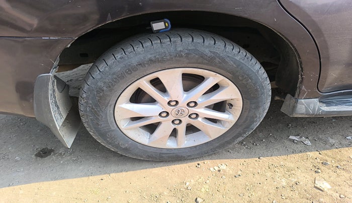 2020 Toyota Innova Crysta 2.4 GX 8 STR, Diesel, Manual, 1,42,330 km, tyre