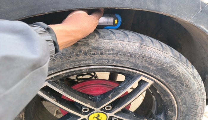 2020 Hyundai VENUE S 1.2, Petrol, Manual, 24,000 km, tyre